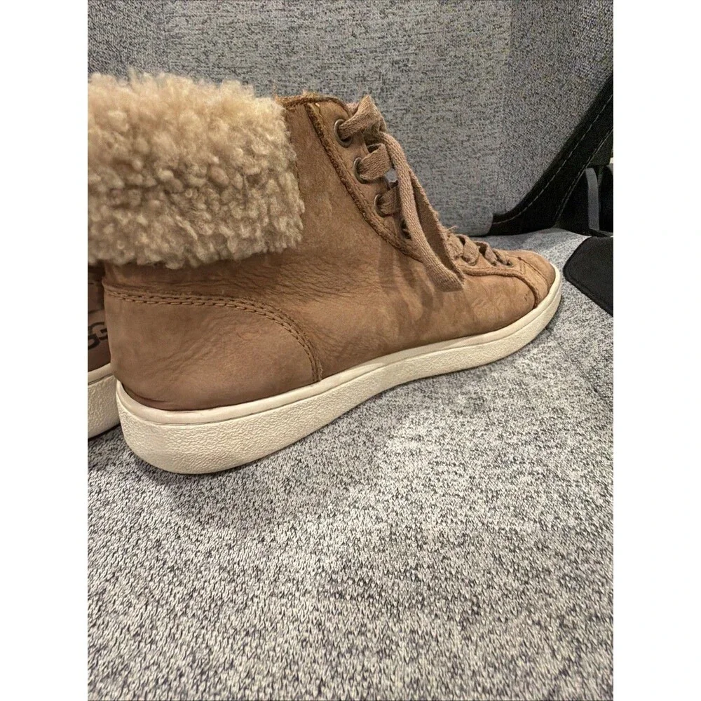 Ugg Women’s Olive High-Top Sneaker Chestnut Leather‎ Size 8.5